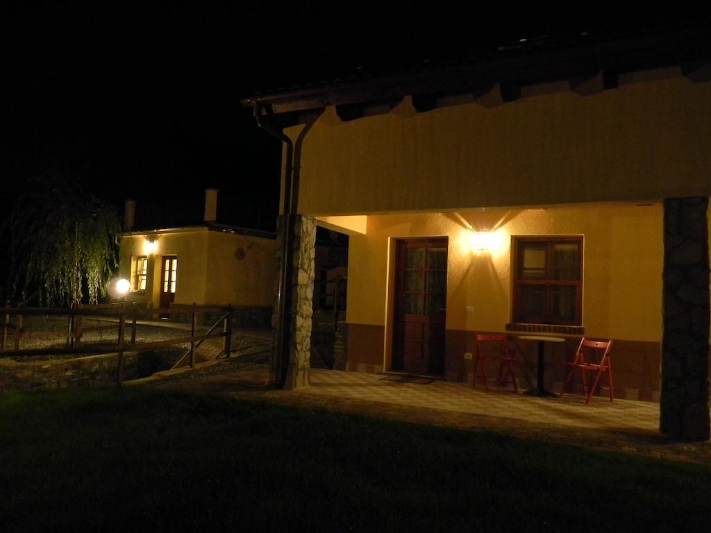 Agriturismo Rio Castello Marina dʼMarina dʼAndora Стая снимка